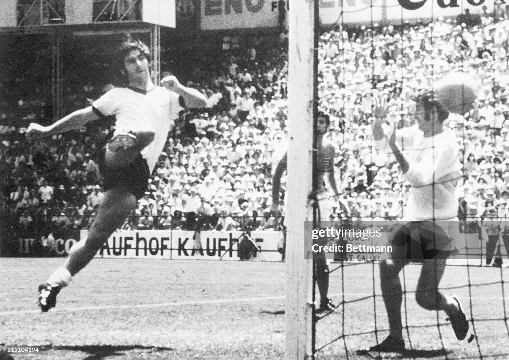 Gerd Mueller Scoring Goal