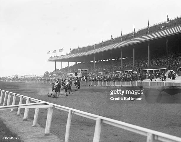 An exciting finish on first day at Belmont...Belmont Park race track opened with a rush on May 25th and one of the most exciting events of the day...