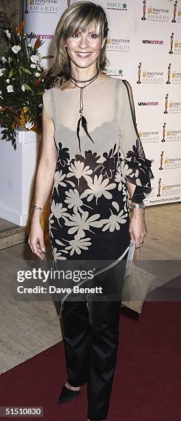 Julia Carling attends the 2002 Pantene Pro V Awards at The Royal Albert Hall on October 23, 2002 in London.