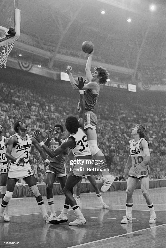 Bill Walton Making a Jump Shot