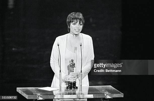 Liza Minnelli giving her acceptance speech at the 45th Annual Academy Awards.