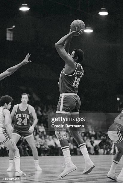 Willis Reed of the New York Knicks scored his 12,000th point as a Knick in the 1st quarter action against Cleveland. Reed scored 11 points and had 11...