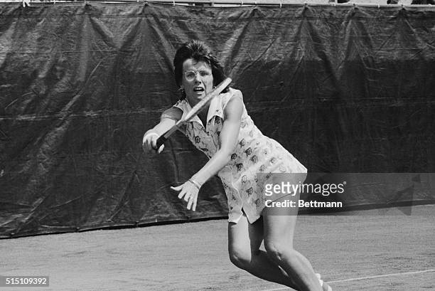 Evonne Goolagong and Billie Jean King showed winning ways at the U. S. Open Tennis Championships. Mrs. King launched her title defense by racing...