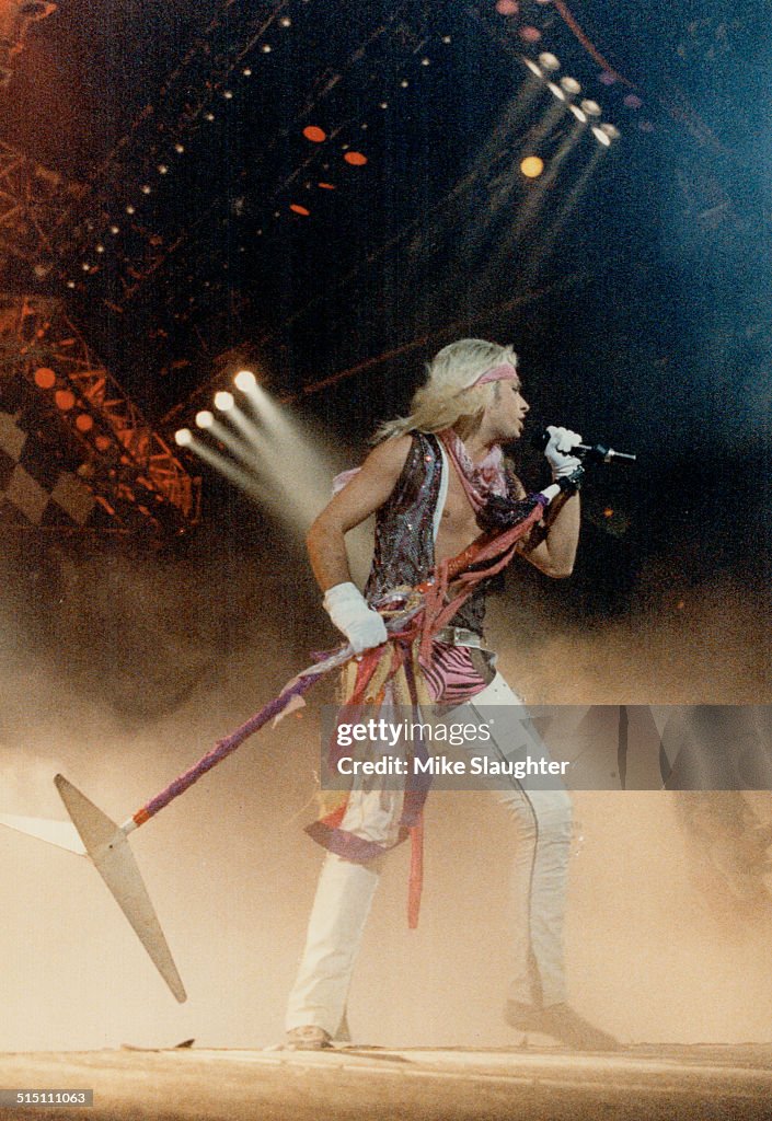 Music Group: Motley Crue...