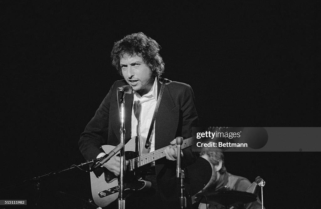 Singer Bob Dylan Singing on Tour