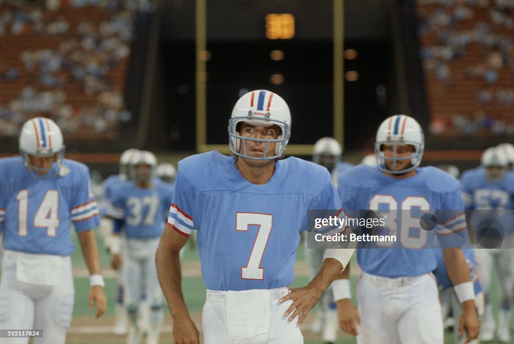 Quarterback Dan Pastorini