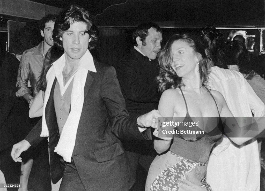 John Travolta Dancing with Actress Marilu Henner
