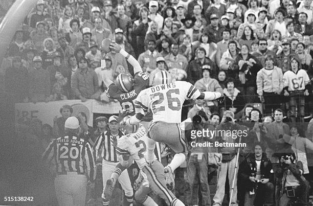 San Francisco: San Francisco 49ers Dwight Clark goes high in the end zone for the game tying touchdown pass from QB Joe Montana to set up the PAT...
