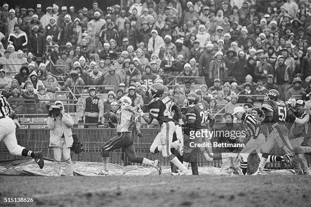 The winning touchdown for Buffalo is scored by Joe Cribbs on a 45-yard run during the Buffolo Bills vs. New York Jets football game in New York on...