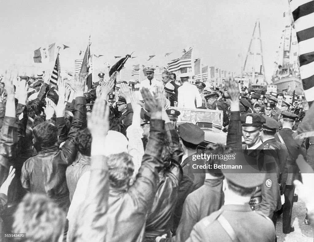 Fascist Salute for Balbo in New York