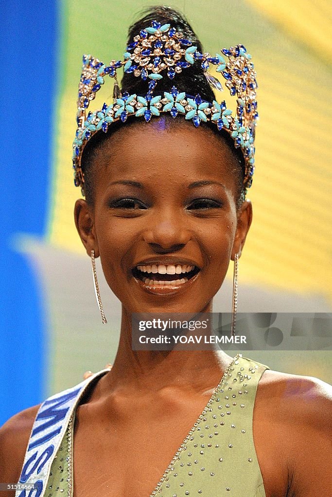 Newly enthroned Miss World 2002 Agbani Darego Of Nigeria Smiles newly-enthroned-miss-world-2002-agbani-darego-of-nigeria-smiles