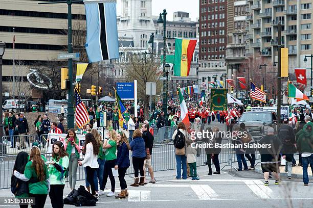 philadelphia st. patrick's day parade - st patricks day 2016 stock pictures, royalty-free photos & images