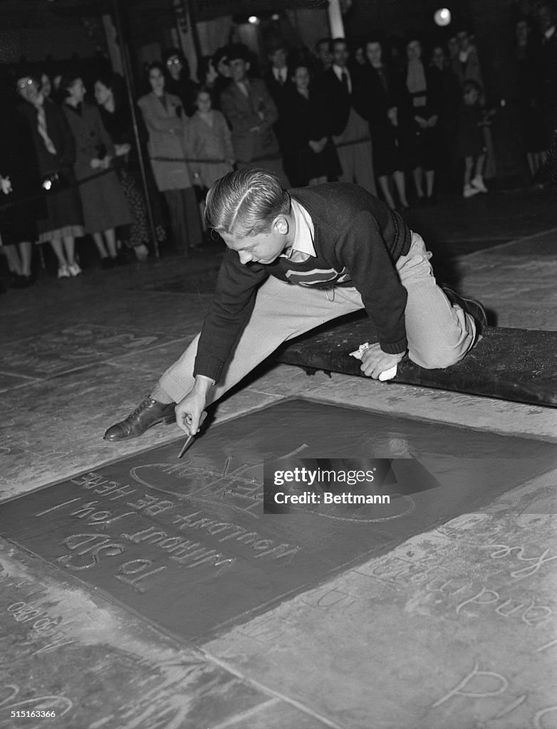 Mickey Rooney Signing His Name