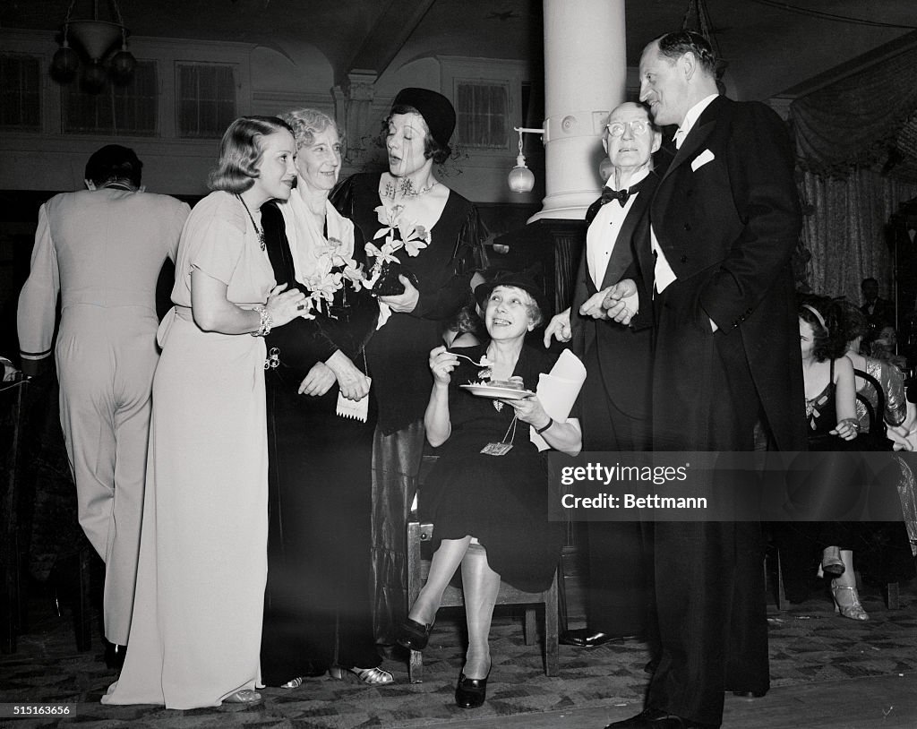 Hollywood Hotel Auction for Healy Family