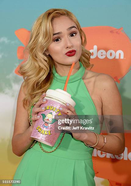 131 Chachi Dancer Photos & High Res Pictures - Getty Images