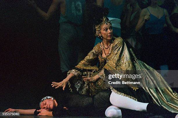 Miami: One of ballet's all-time great dancers, Dame Margot Fonteyn, plays the part of the Queen in Sleeping Beauty during rehearsal as Sherilyn...