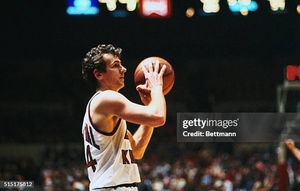 New York, New York: Paul Westphal, New York Knick guard, in action after joining club against Washington Bullets.