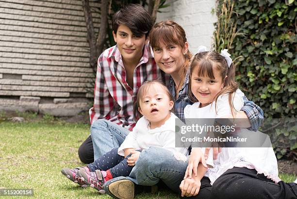 happy familia - family with three children fotografías e imágenes de stock