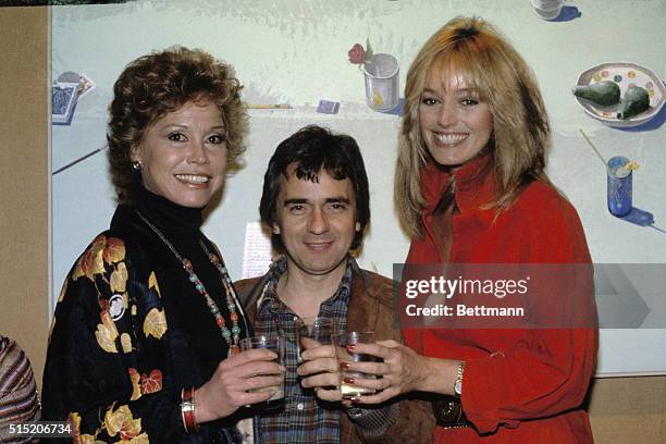 Los Angeles, California: It was a big week for Dudley Moore, . He and costar Mary Tyler Moore , joined in a toast with Dudley's date, Susan Anton, ,...