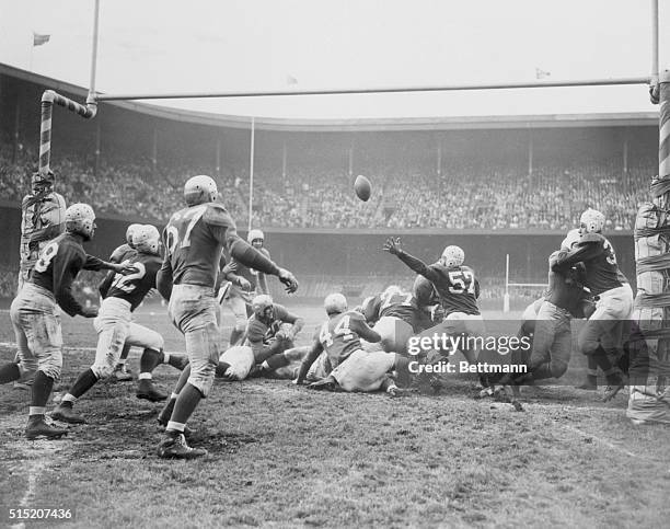 Who Fumbled Fumble Photos and Premium High Res Pictures - Getty Images