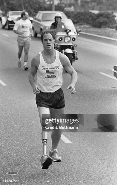 Los Angeles: A crowd of 400 well-wishers welcomed a one-legged cancer victim who jogged across the continent carrying the message that anyone can...