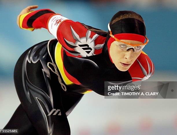 German Anni Friesinger skates in the women's 5000 m speed skating race at the Utah Olympic Oval, 23 February 2002 during the XIXth Winter Olympics in...