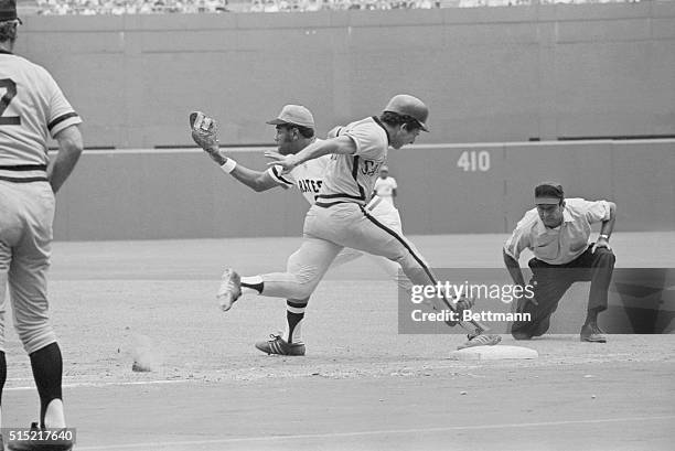 Pittsburgh, Pennsylvania-Willie Stargell, Pittsburgh Pirates, playing first base during a game against the San Diego Padres.