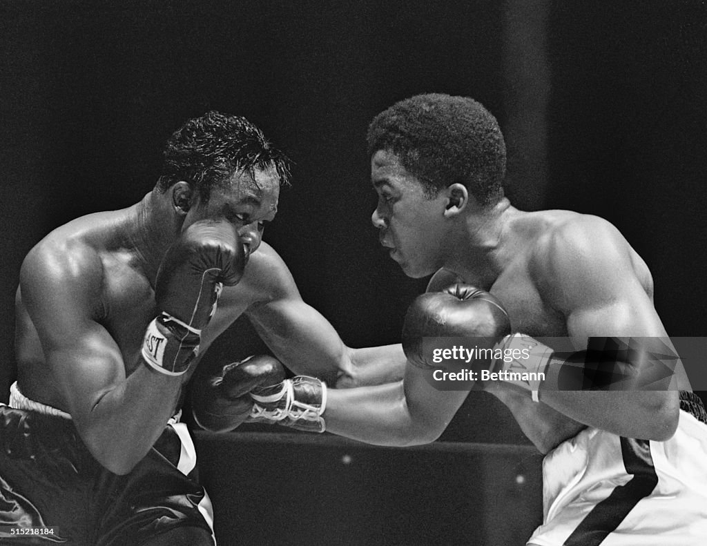 Kid Gavilan Fighting Gene Hairston