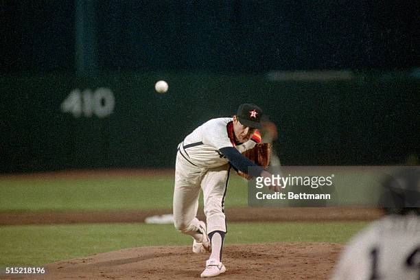 New York, NY: Nolan Ryan of the Houston Astros, pitching against the New York Mets.