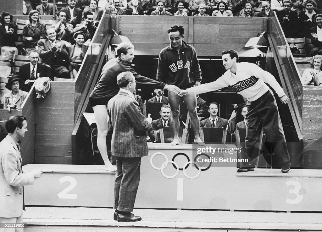Sammy Lee Wins Gold Medal for Diving