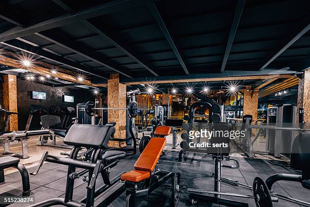 modern and big gym - health club stock pictures, royalty-free photos & images