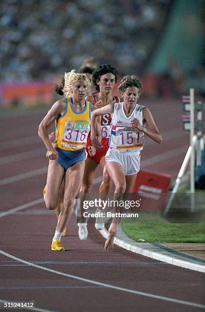 Los Angeles: Bare footed runner, Zola Budd runs in the third heat of the women's 3000m run in Los Angeles. She finished third to qualify.