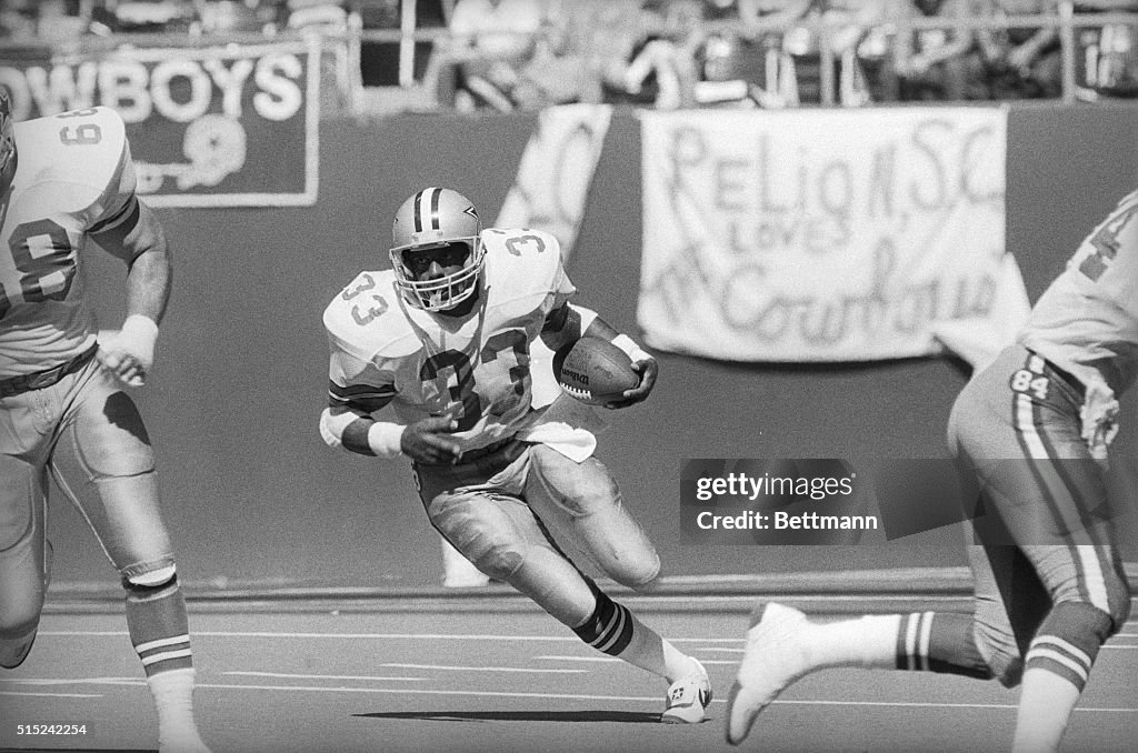 Tony Dorsett Running with Football