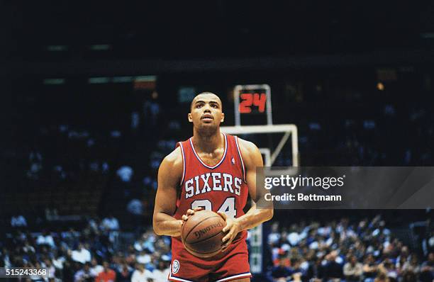 Charles Barkley, forward for the Philadelphia 76ers on free-throw line.