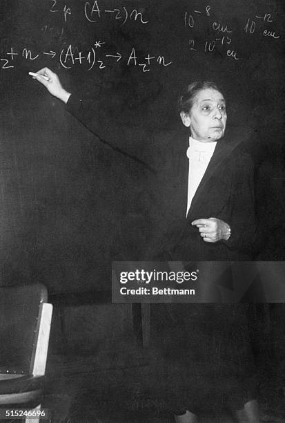 Atomic Physicist Photos and Premium High Res Pictures - Getty Images