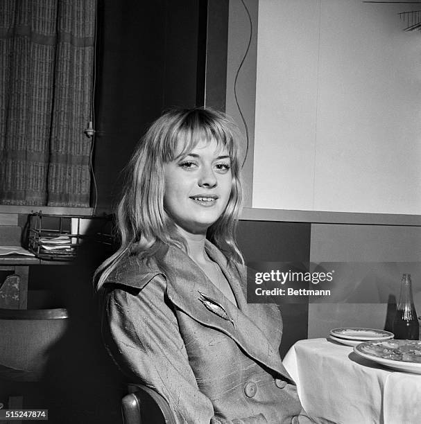 Year old Beverly Aadland, the girl friend of the late Errol Flynn is shown as she was interviewed by the Mirror's Natalie Tirrano. She is in New York...