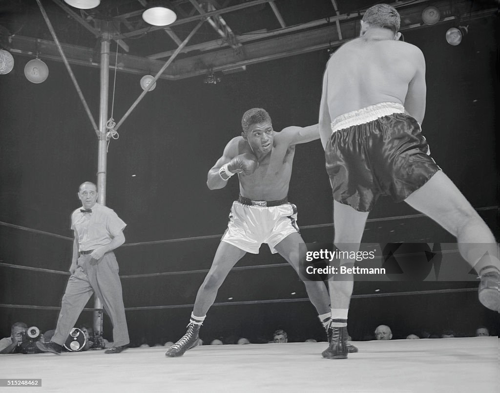 Floyd Patterson Robe Floyd Patterson and Ingemar Johansson mixing it up. News Photo - Getty ...
