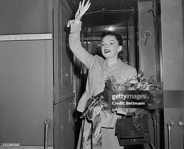 Judy Garland returns here to New York City to do a show at the famed Palace Theater.