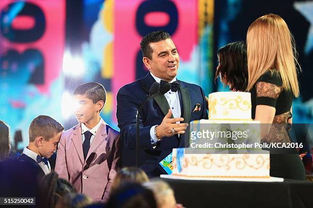 Marco Valastro, Buddy Valastro Jr., TV personality Buddy Valastro accepts the Favorite Cooking Show Award for 'Cake Boss' from actresses Sarah Hyland...