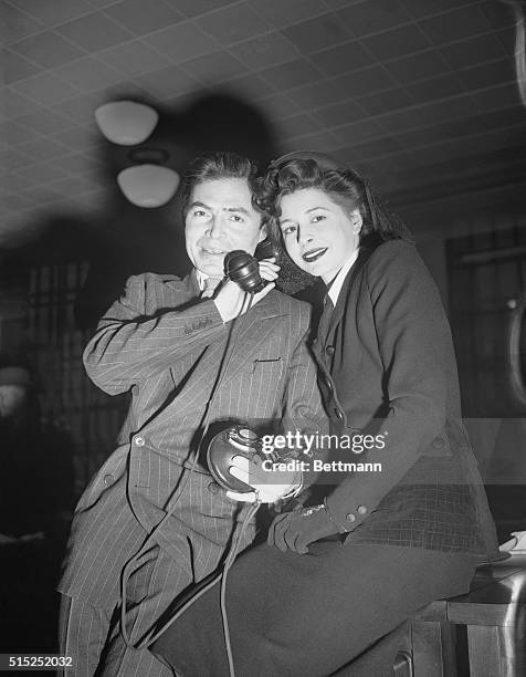 British film actor, James Mason, in Federal Court with his wife, Pamela, yesterday testified he never signed anything with Paramount's David E. Rose,...