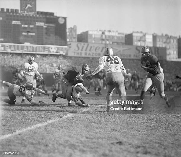 Who Fumbled Fumble Photos and Premium High Res Pictures - Getty Images