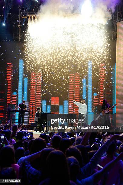 Recording artists Charlie Puth and Wiz Khalifa, winners of the Favorite Collaboration award for 'See You Again,' perform onstage during Nickelodeon's...