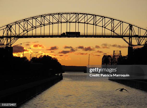 local landmarks - international bridge stock pictures, royalty-free photos & images