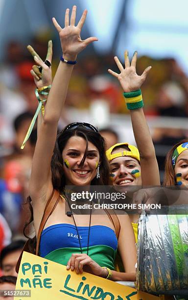 Brazilian fans cheer ahead of the Group C match between Brazil and Turkey, 03 June 2002 at the Ulsan Munsu Football Stadium in Ulsan, at the 2002...