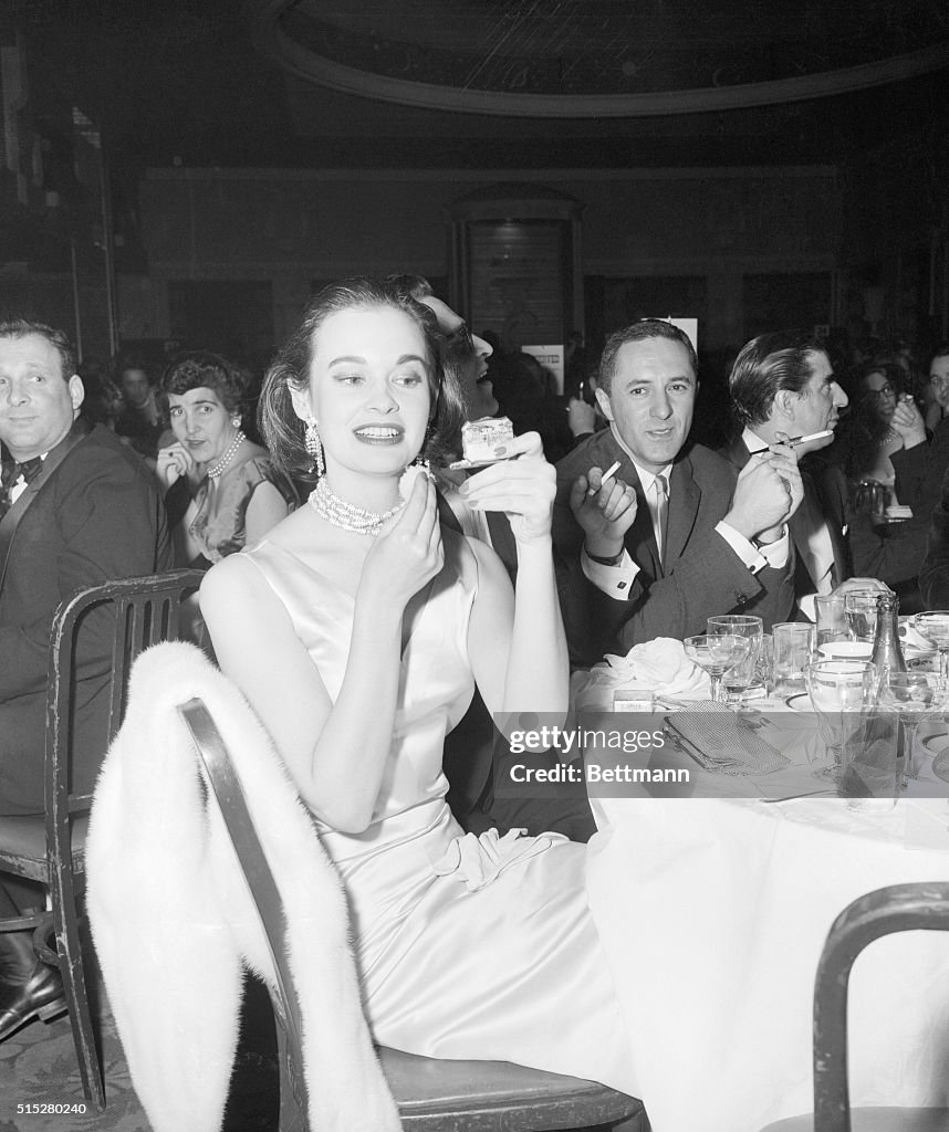 Gloria Vanderbilt Stokowski Powdering Her Nose