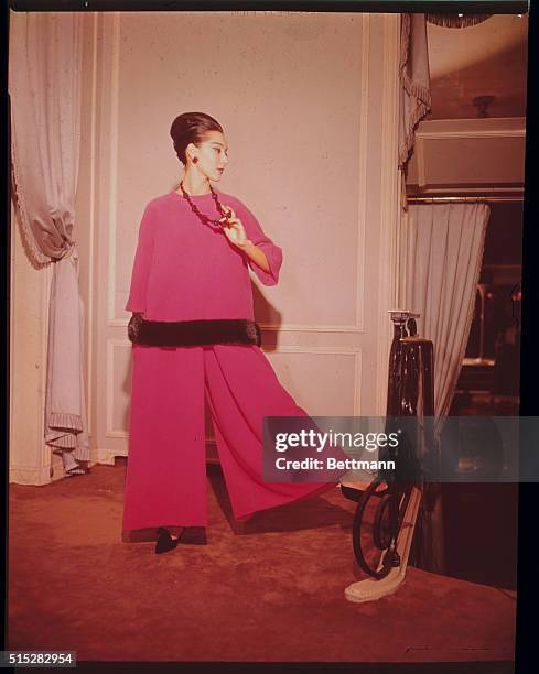 Paris: "Cinecitta" for the busy but chic hostess Yves St. Laurent at the house of Dior creates luxurious culottes in rose-red wool with a broad band...