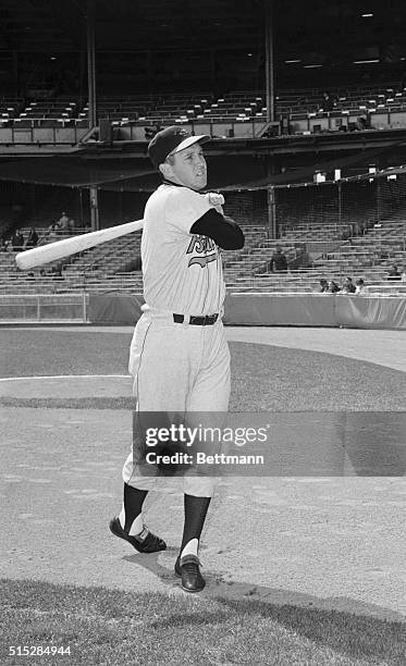 Baltimore Orioles' Brooks Robinson Swinging