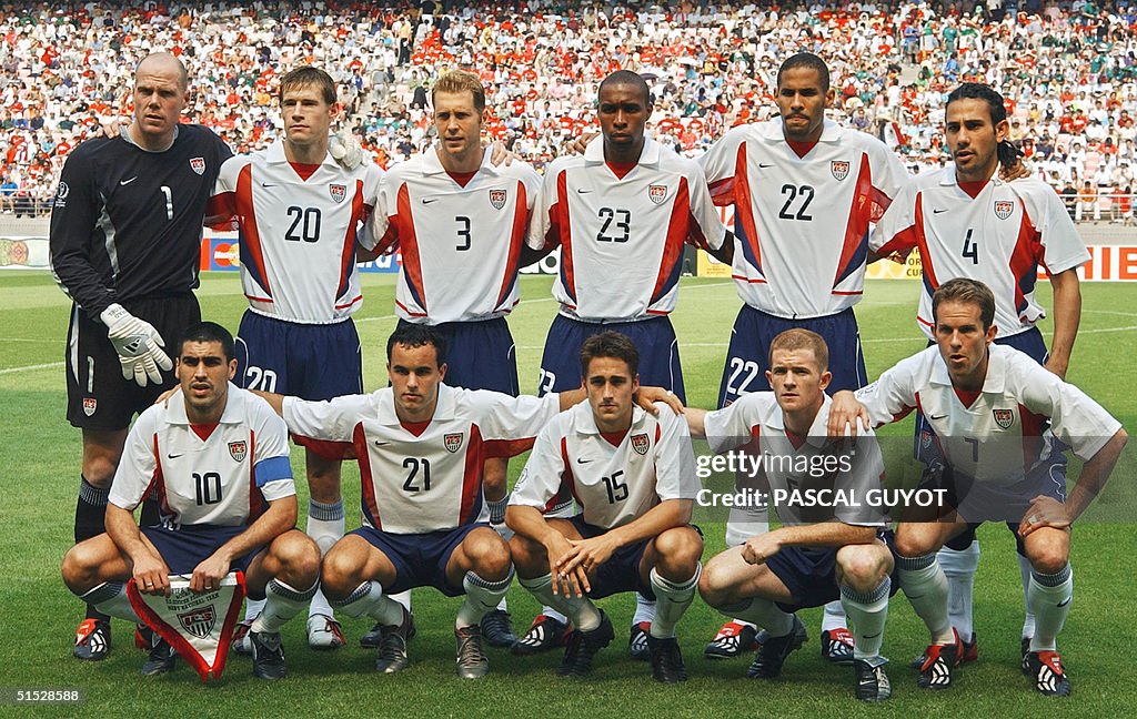 USA line up for a team photo, 17 June 2002 at the
