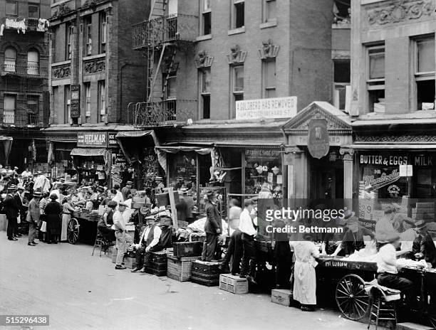 New York: Peddlers and push carts at Orchard Street on the Lower East Side. Photo ca. 1920.