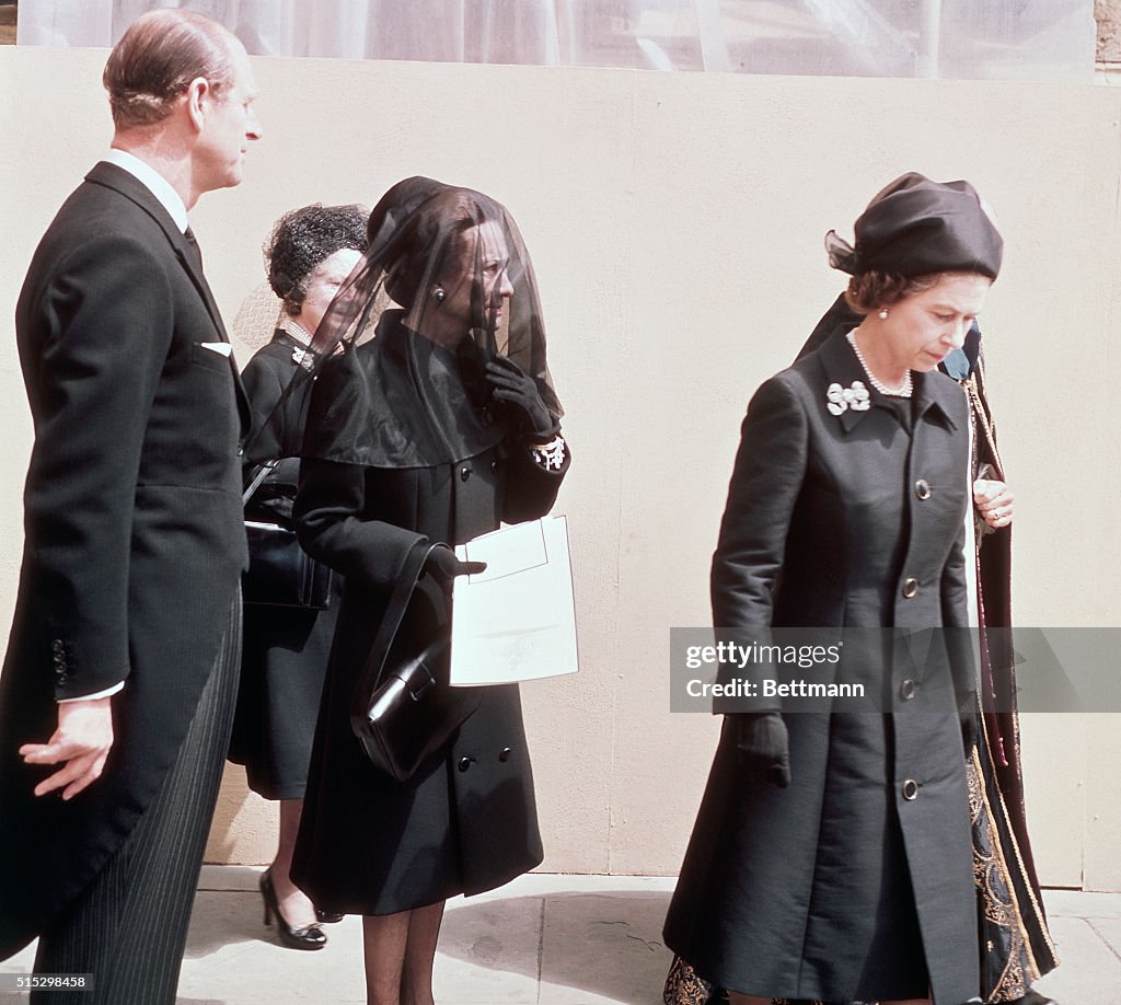 Queen Elizabeth II with Duchess of Windsor